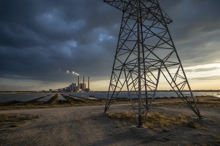 EQT und Global Infrastructure Partners übernehmen AES für 10,7 Milliarden Dollar